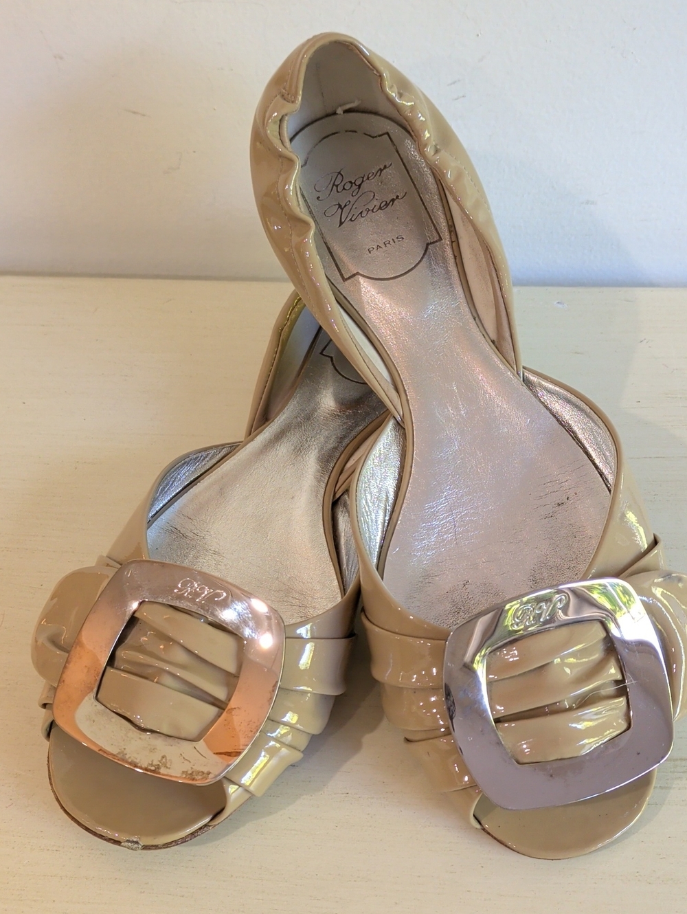 Roger Vivier Women's Nude Patent Leather Ballet Flats with Buckle Size 37.5